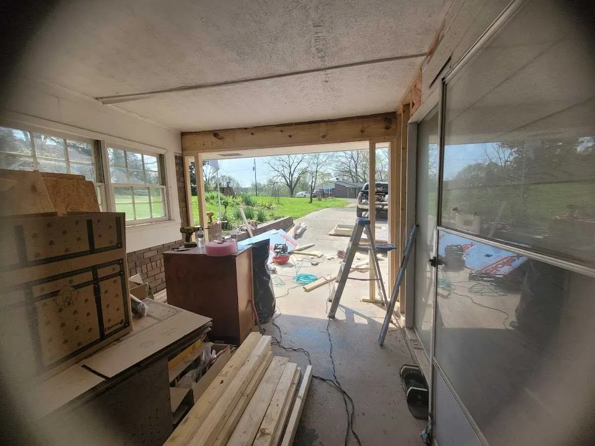 Air movers and dehumidifier for Drying & Dehumidification in Carlinville